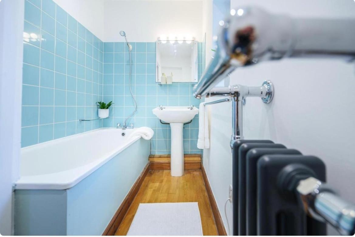 Stylish And Spacious Peckham Flat Apartment London