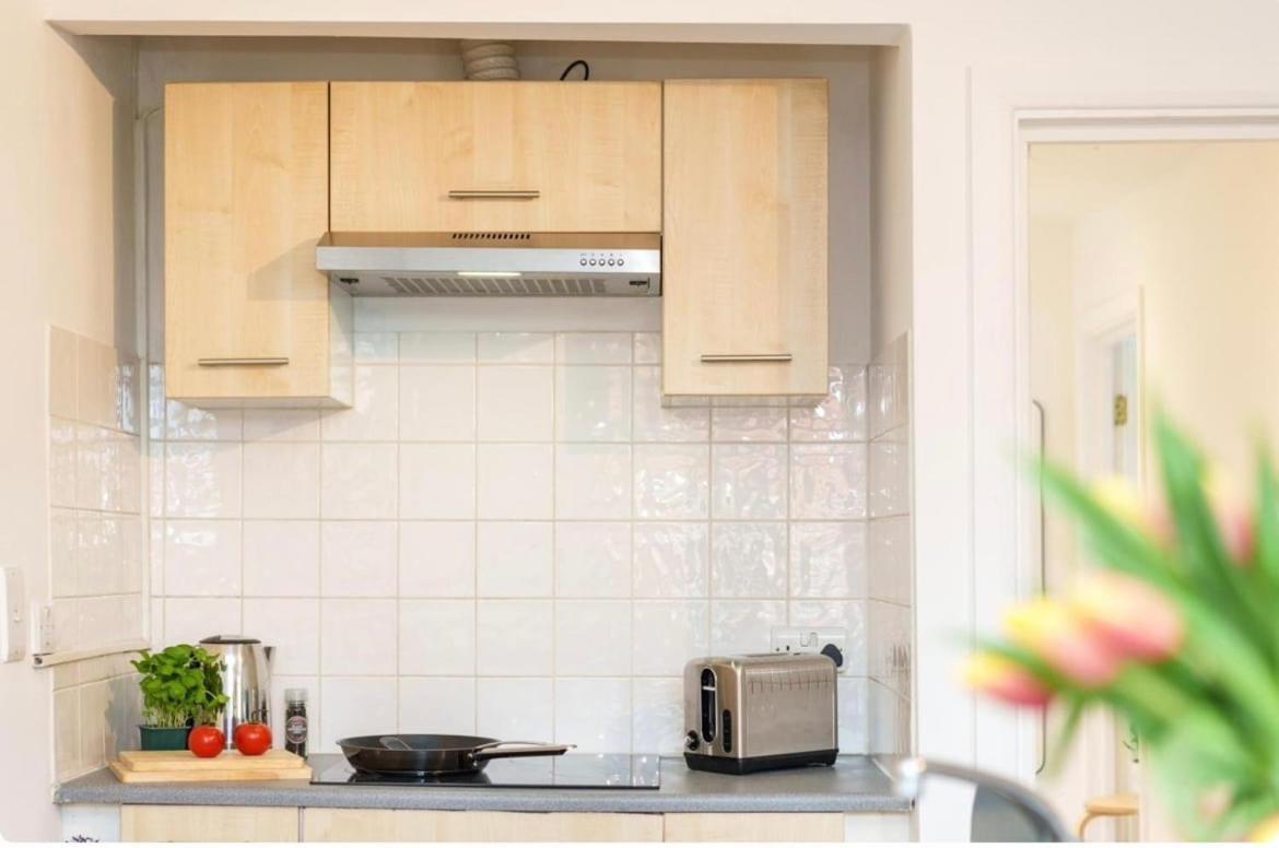 Apartment Stylish And Spacious Peckham Flat