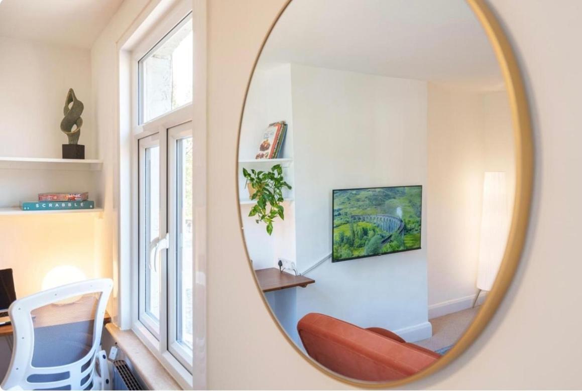 Stylish And Spacious Peckham Flat London