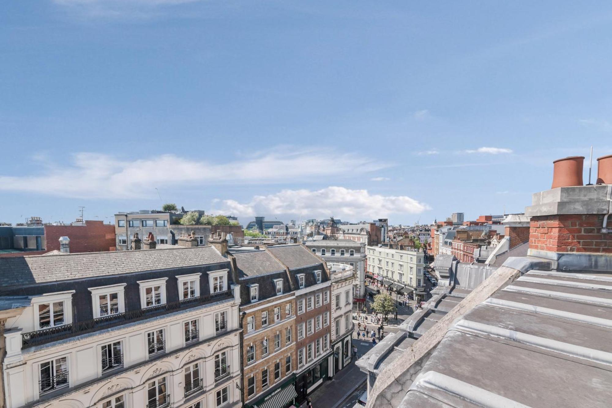 Apartment 3 Bedroom Penthouse With Roof Terrace In Covent Garden *