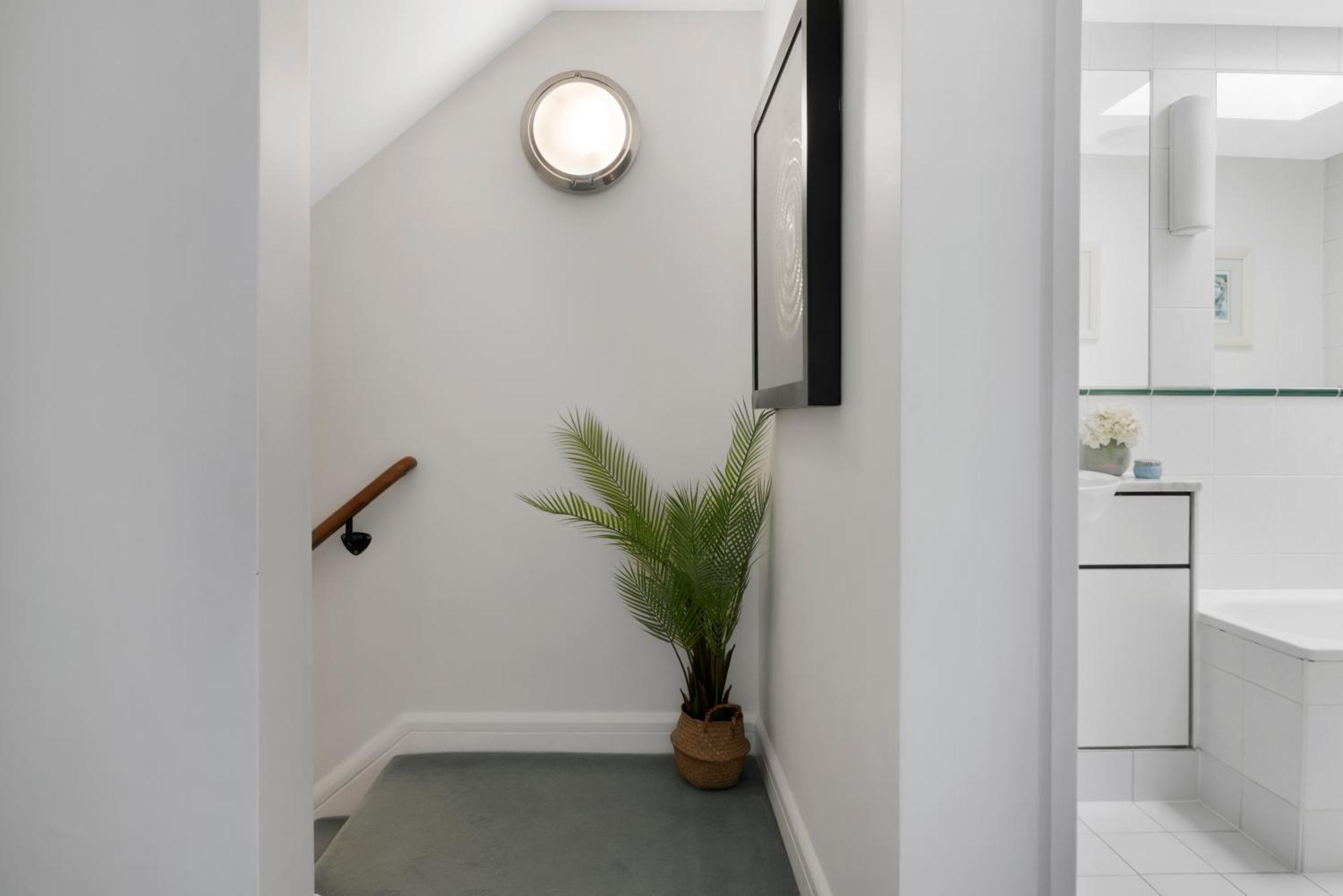 Apartment 3 Bedroom Penthouse With Roof Terrace In Covent Garden London