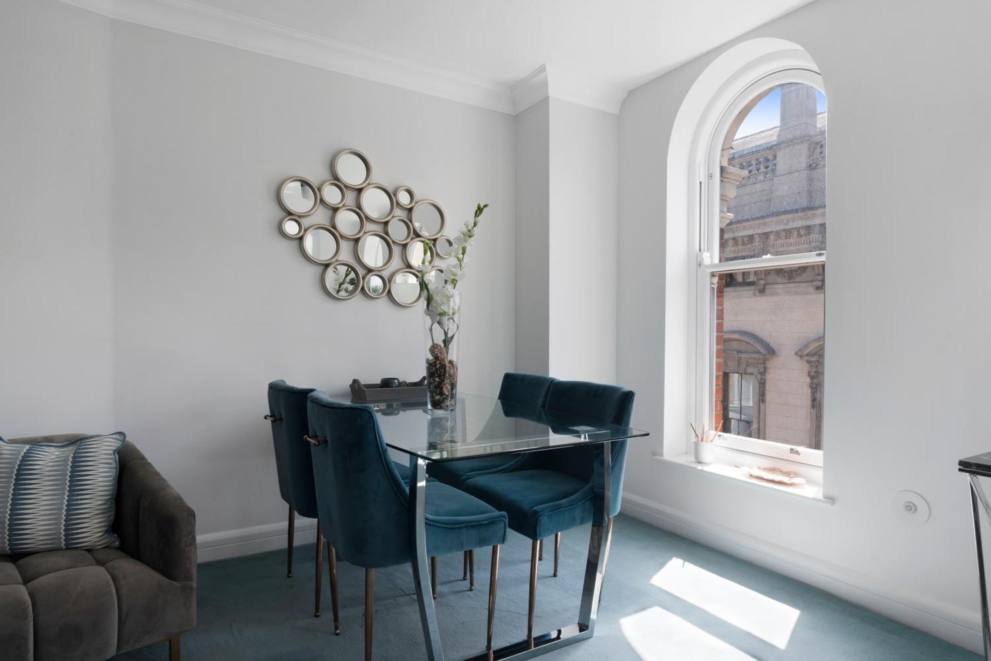 Apartment 3 Bedroom Penthouse With Roof Terrace In Covent Garden London
