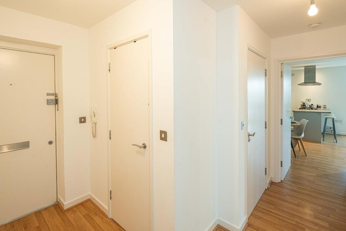 Stylish 2-bed With Stunning View *
