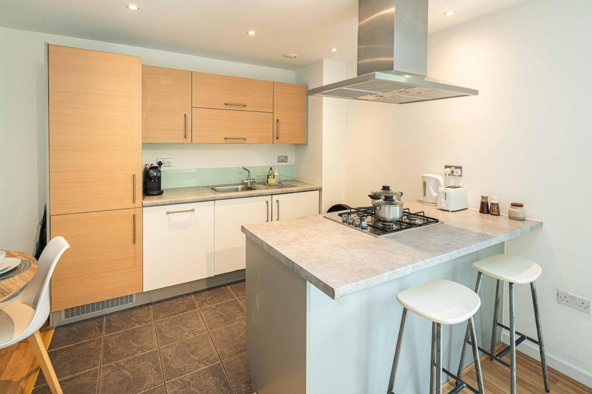 Apartment Stylish 2-bed With Stunning View London