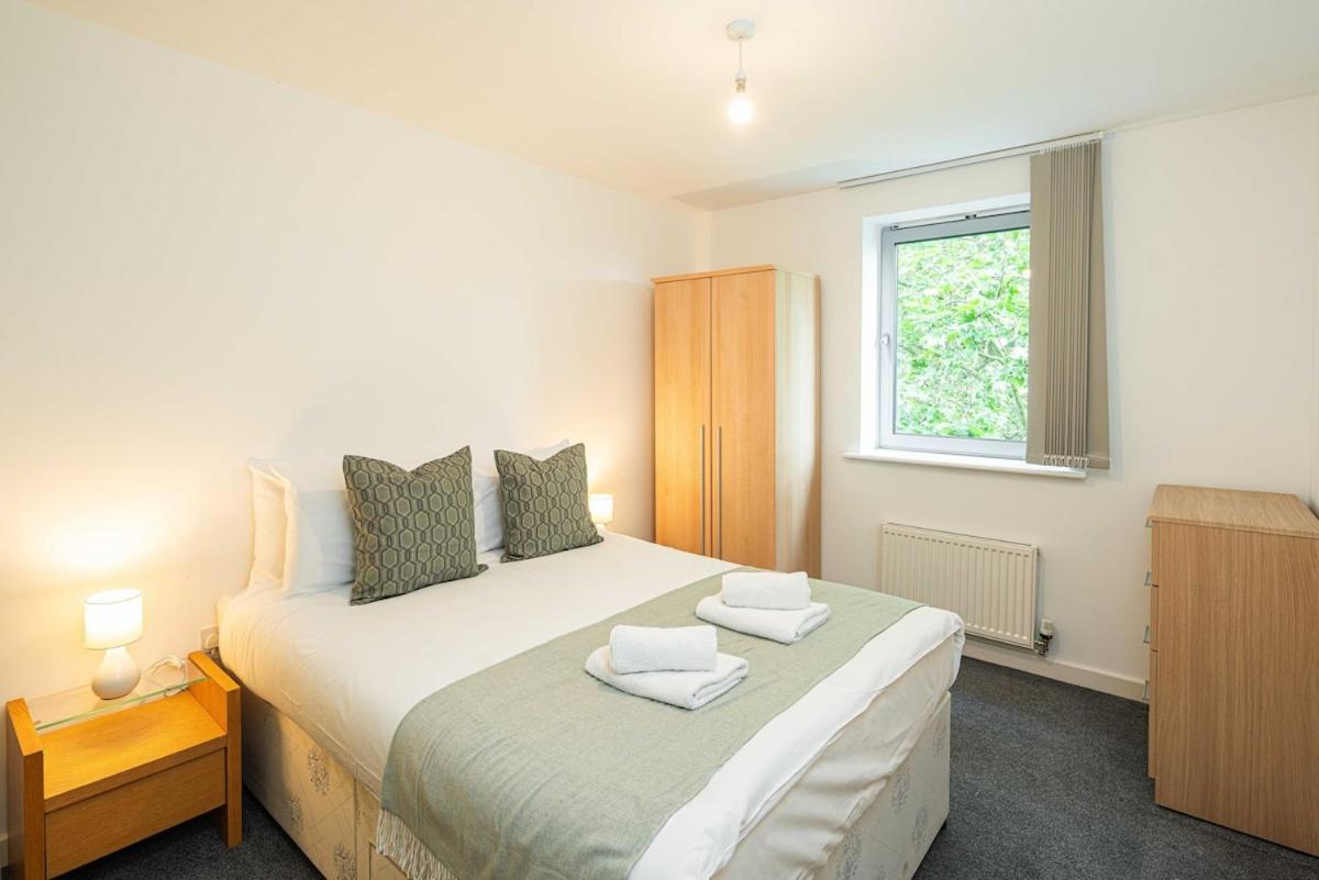 Stylish 2-bed With Stunning View London
