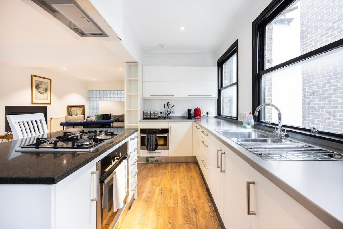 Location, Cosy & Convenient 2 Beds Flat Apartamento Londres