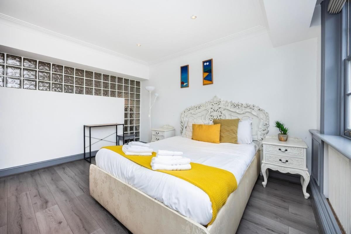 Location, Cosy & Convenient 2 Beds Flat Apartamento *