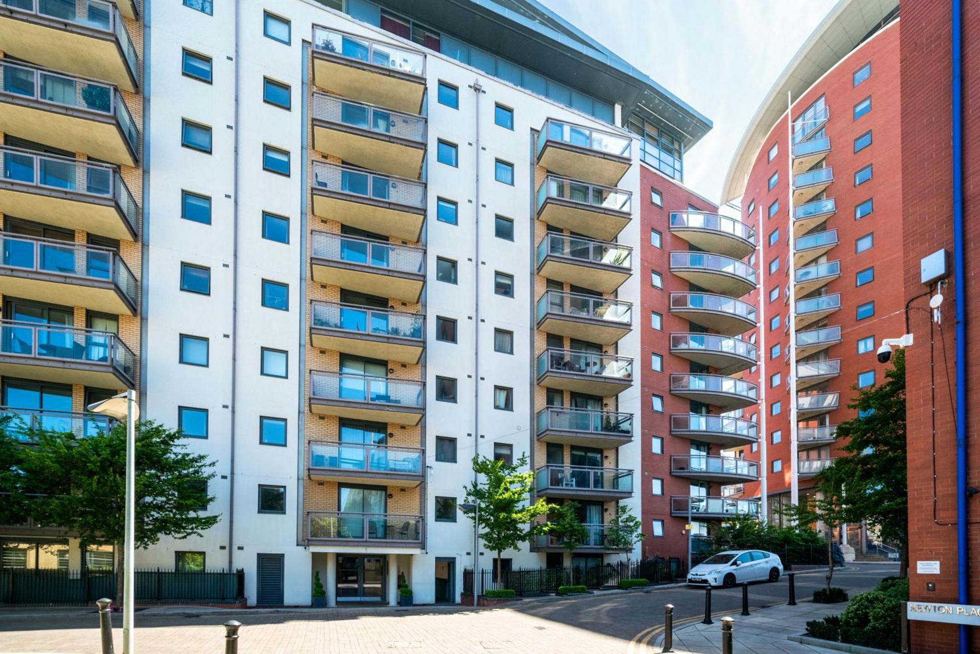 Apartment Modern 2-bedroom River View, Near Canary Wharf, O2 Arena & Excel - Excellent Transport Links London