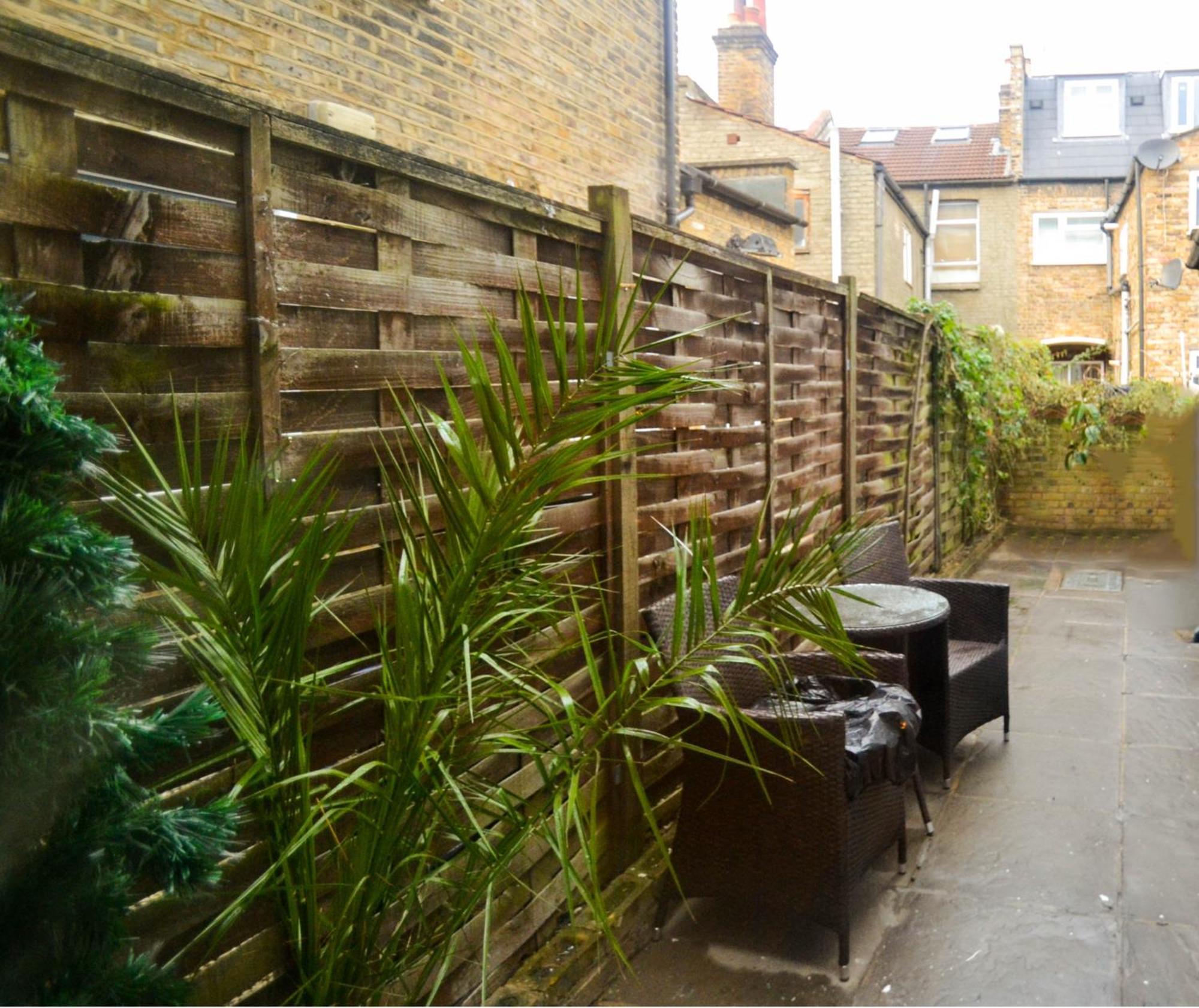 Apartment Courtyard Oasis