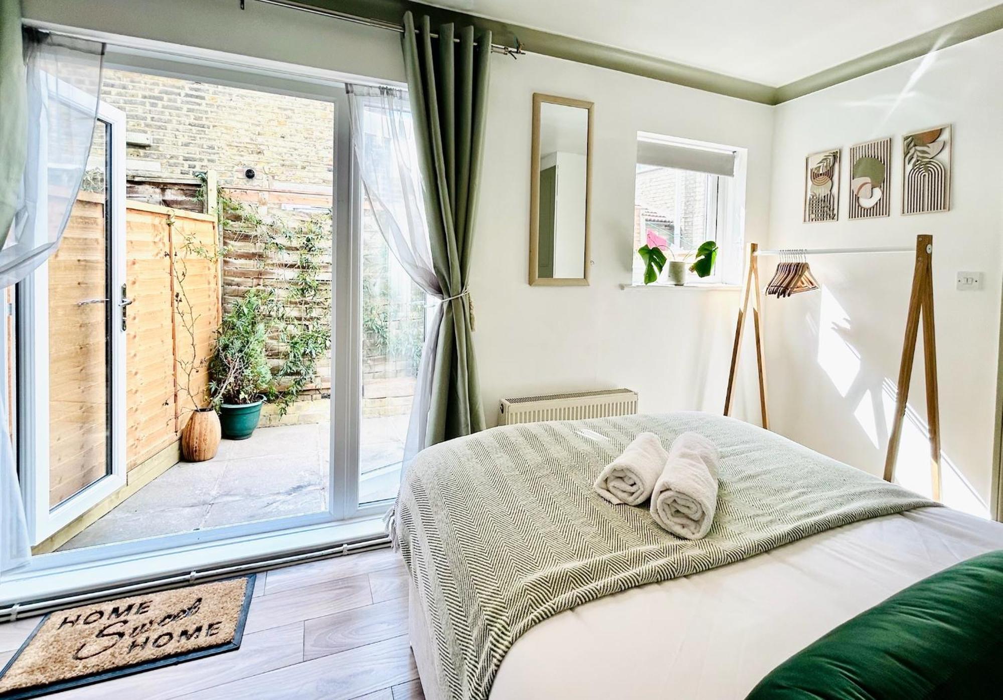 Courtyard Oasis * London
