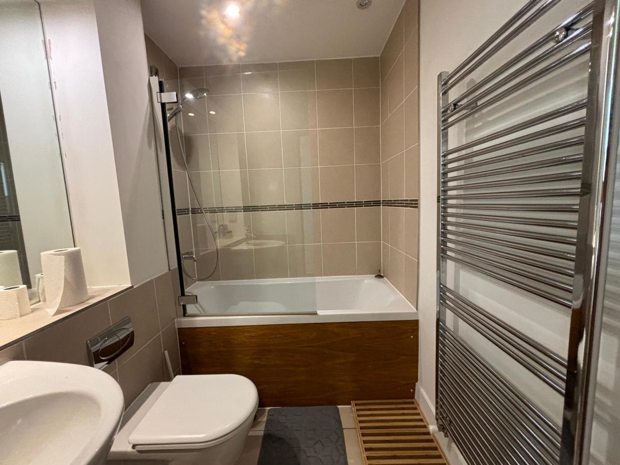 Stylish 1bd Flat In Gated Community Clapham Apartment *