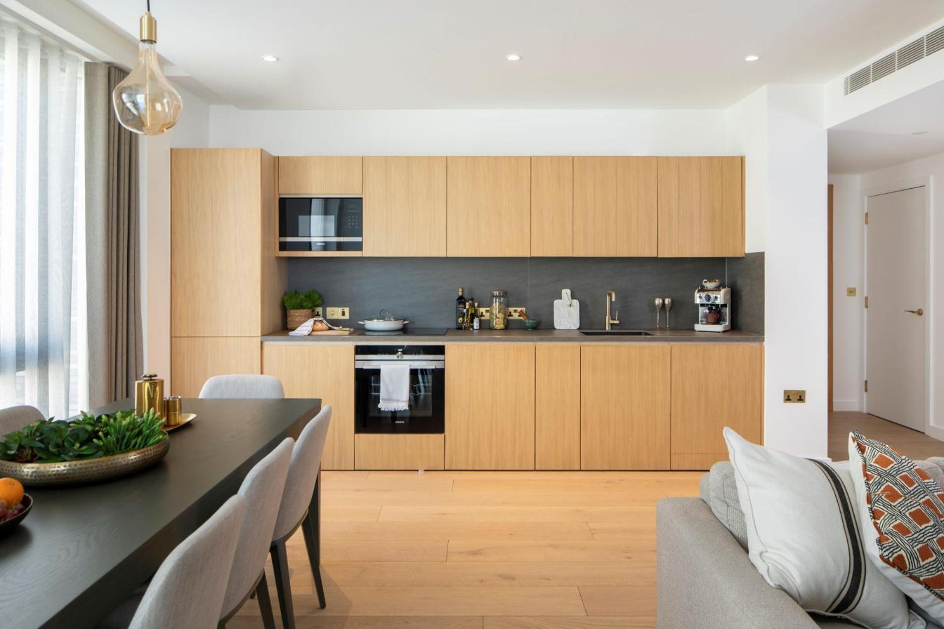 Modern In Kings Cross Apartment *