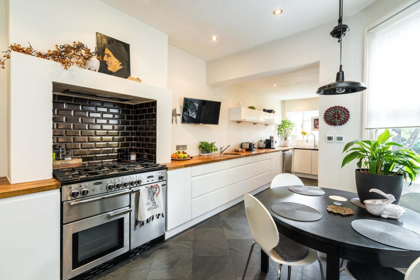 Beautiful 3bd Forest Hill South Holiday home