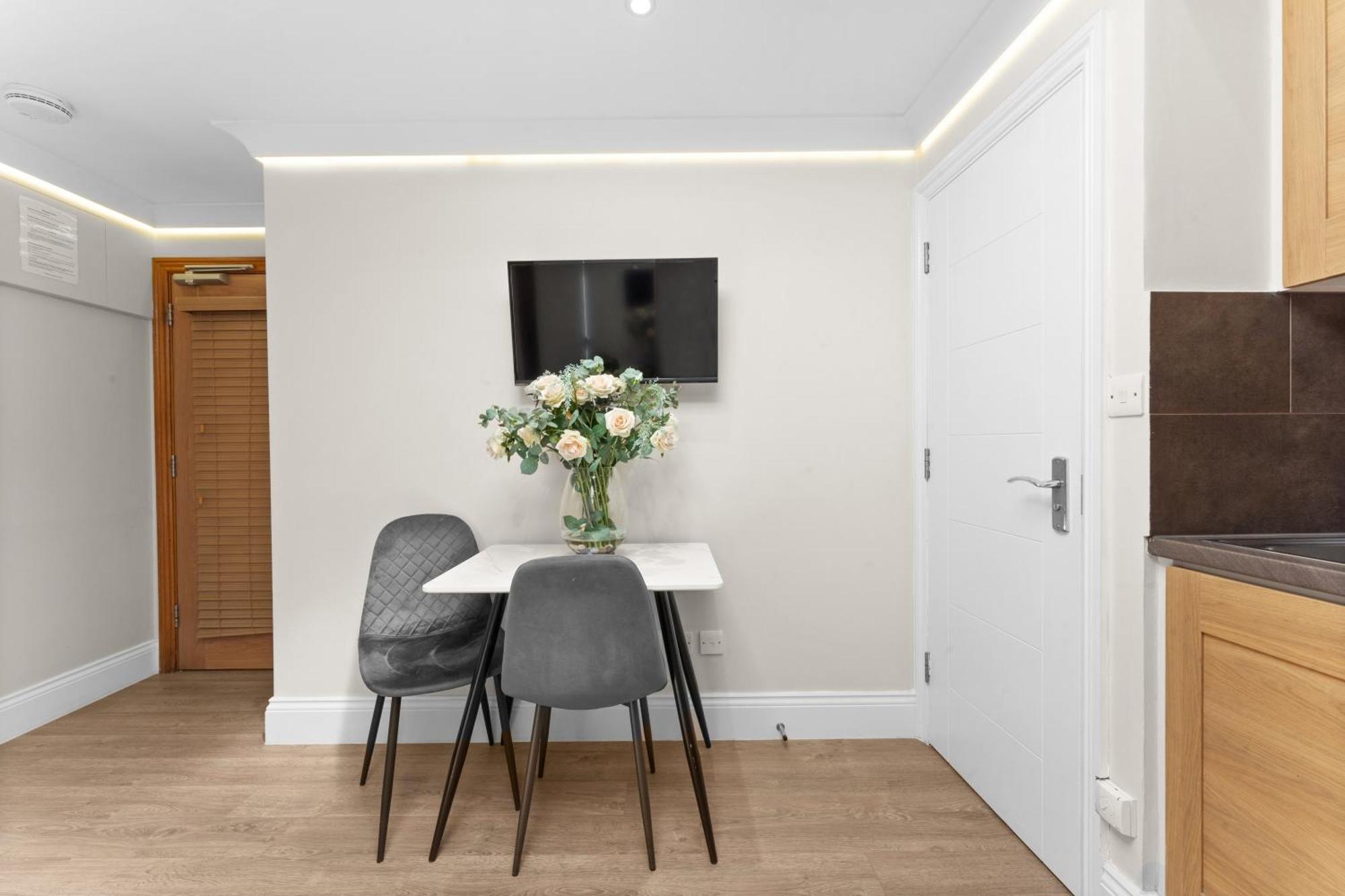 Apartment Cleveland Residences Russell Square *
