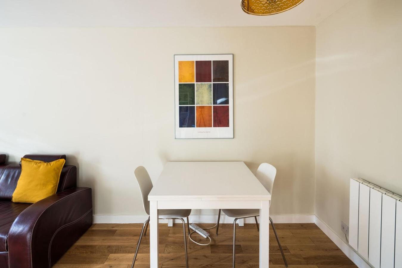 Fantastic In Canary Wharf - 2 Bedrooms London