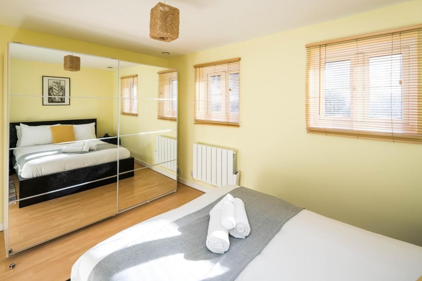 Fantastic In Canary Wharf - 2 Bedrooms Ferienhaus