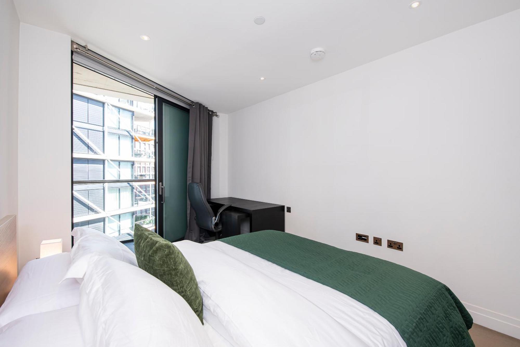 2 Bed Flat Big Ben View Apartment
