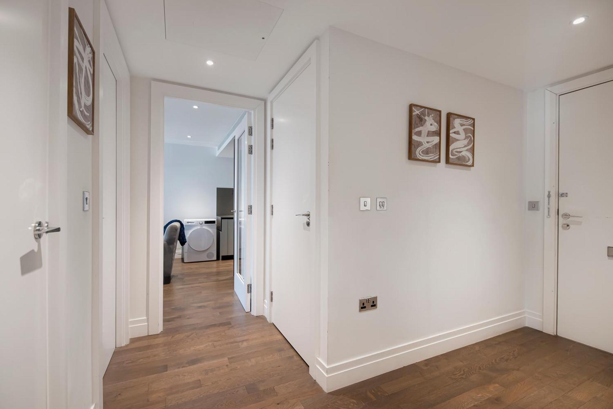 2 Bed Flat Big Ben View * London