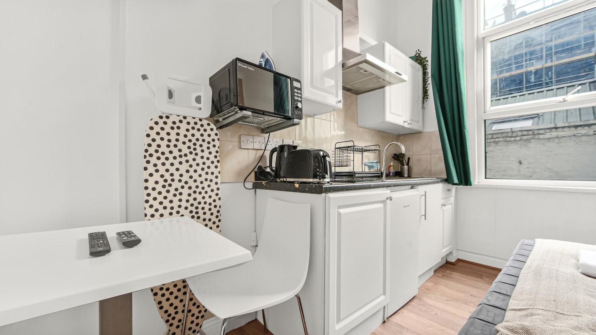 Cosy Paddington Apartment