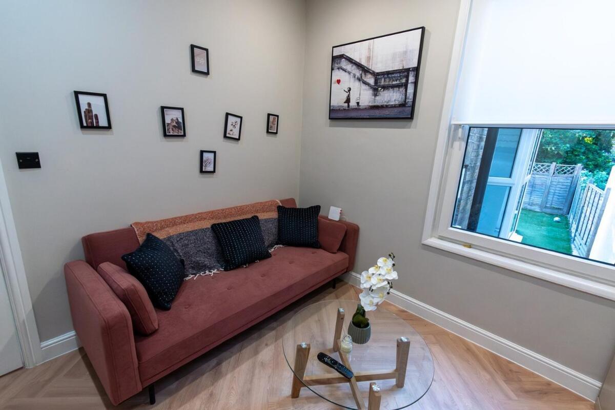 Tranquil In Streatham - 6 Apartment London