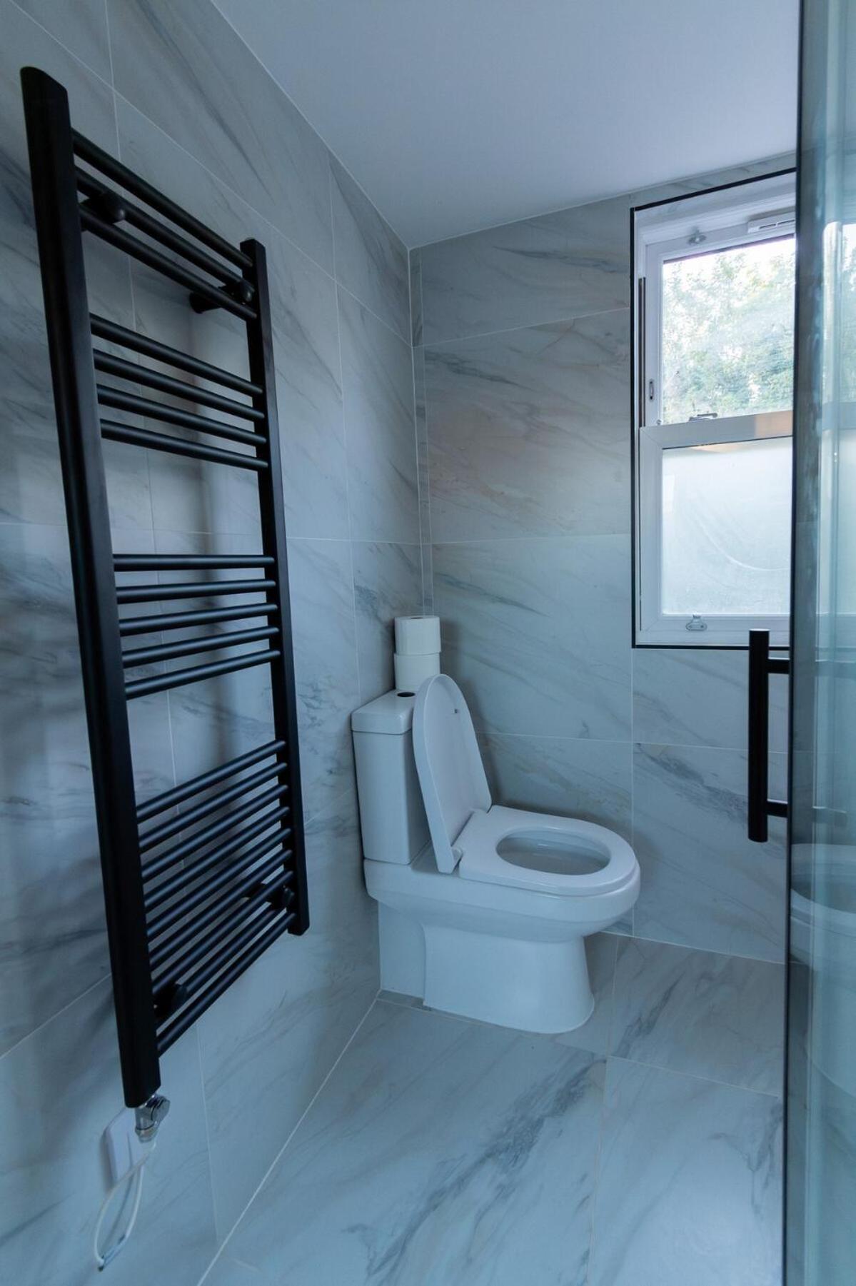 Tranquil In Streatham - 6 Apartment London