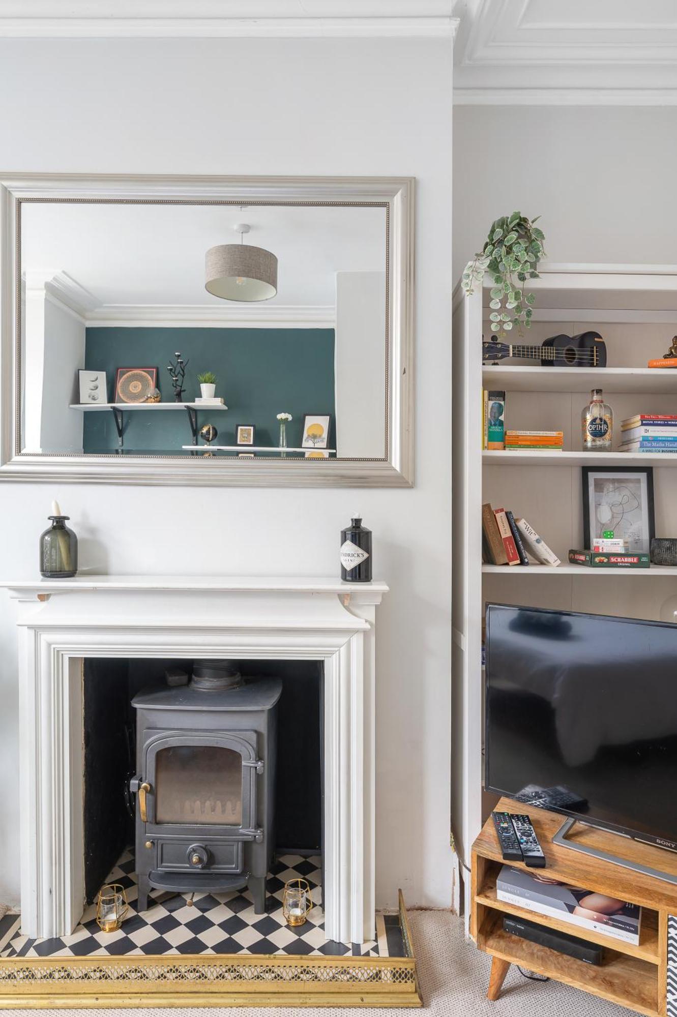 Beautiful Victorian Flat With Private Garden - Parking Available London