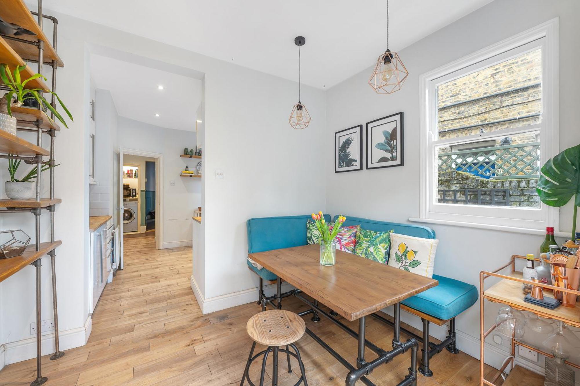 Beautiful Victorian Flat With Private Garden - Parking Available Apartment London