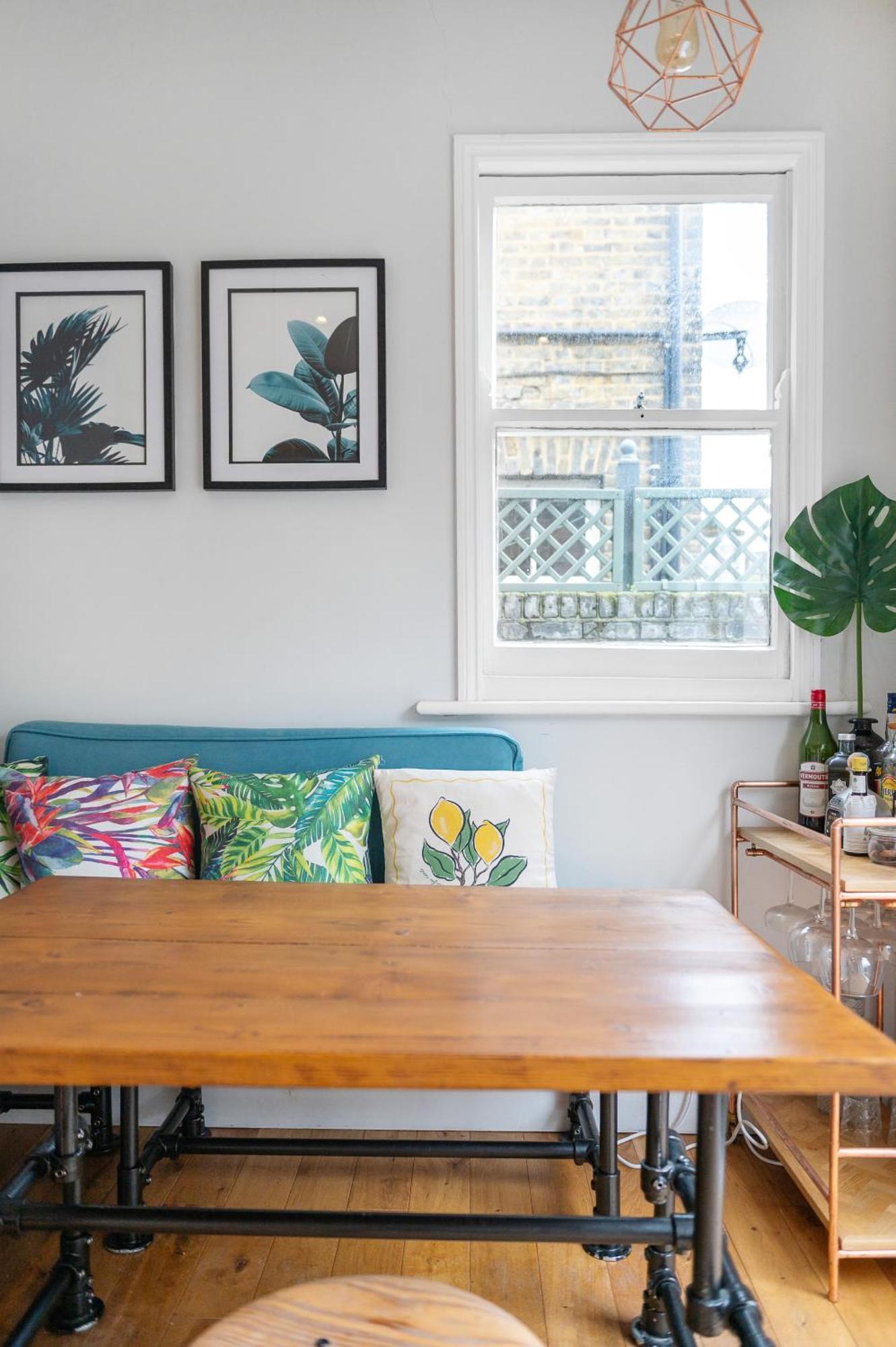 Beautiful Victorian Flat With Private Garden - Parking Available