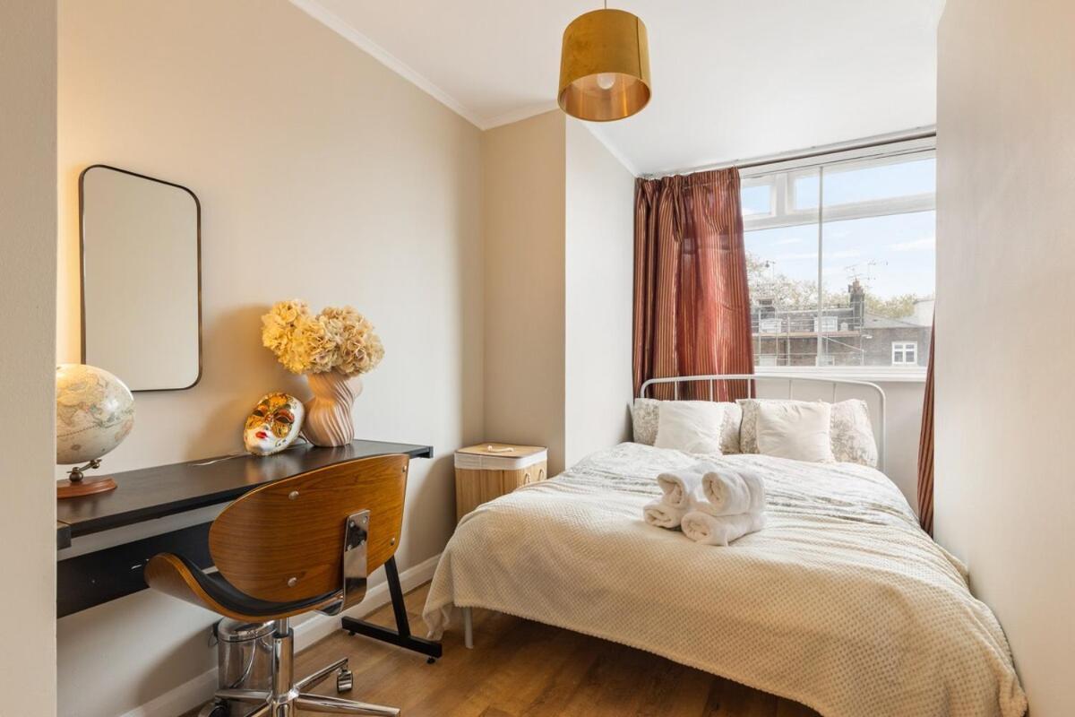 Apartment Stylish Hyde Park Rooftop 2 Bedroom London