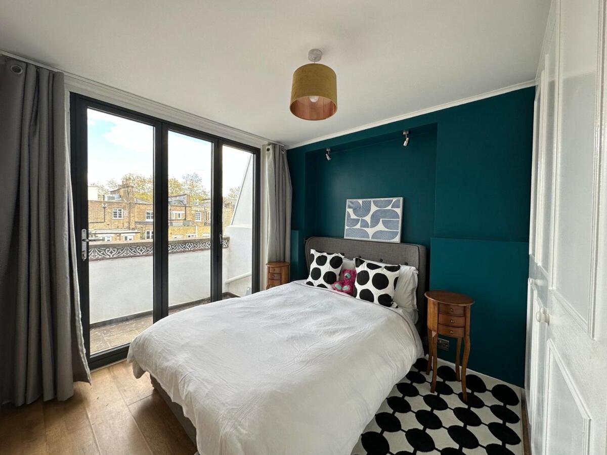 Stylish Hyde Park Rooftop 2 Bedroom Apartment *