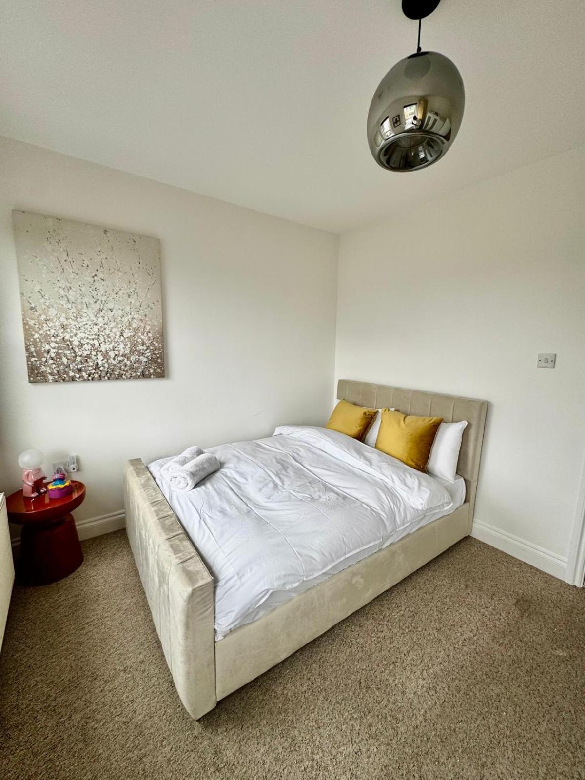 Apartment Camden Town 1-min To Station Sleeps 5 *