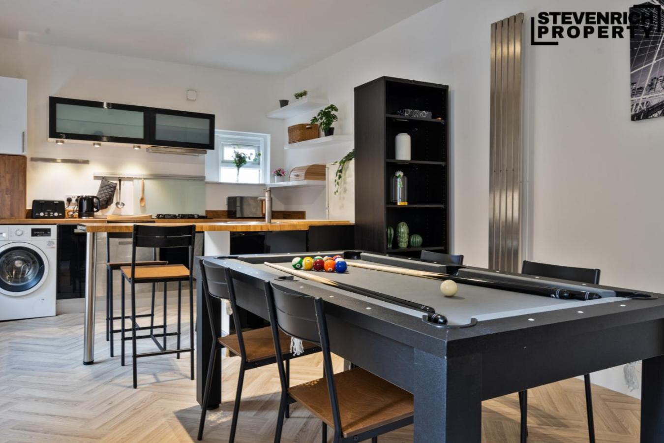 Pool Table High End 2 Beds 4 Guests Wifi Apartment *