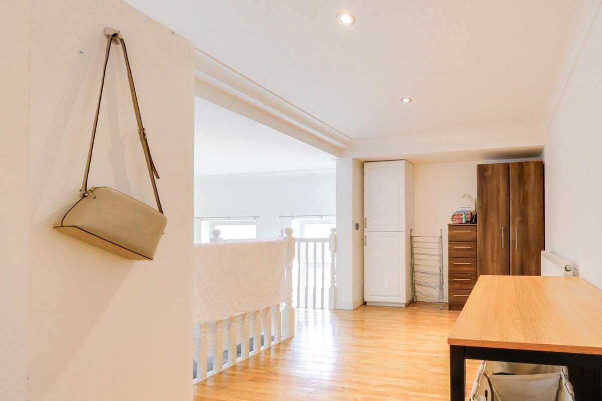 3br For 8 By Liverpool Street