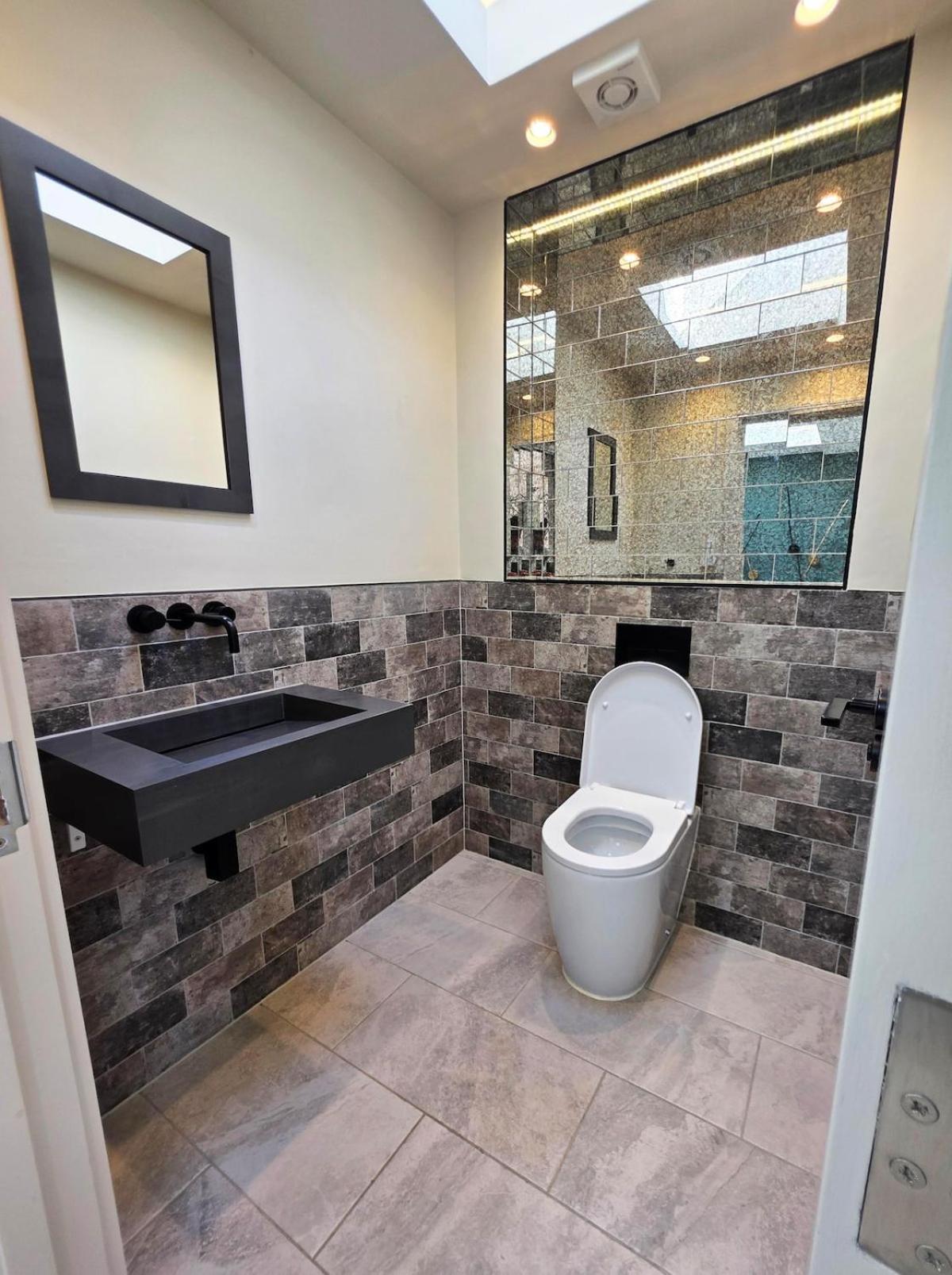 Chic 2 Bedroom Modern Cave House Holiday home *
