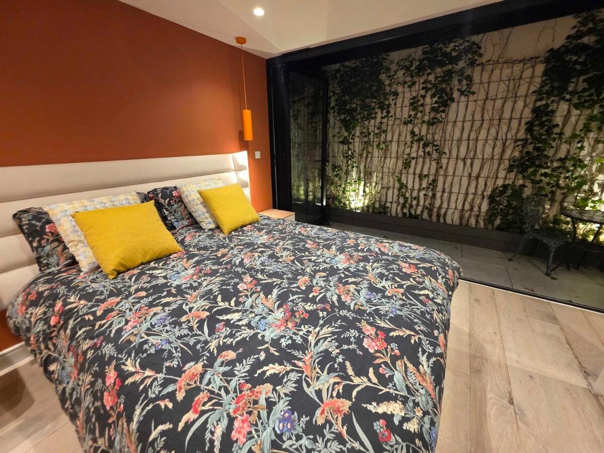 Holiday home Chic 2 Bedroom Modern Cave House