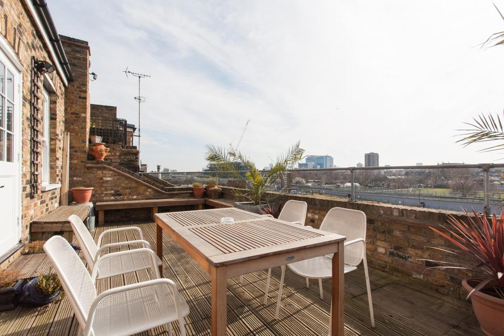 Large Shoreditch 2dbl Bed Loft London