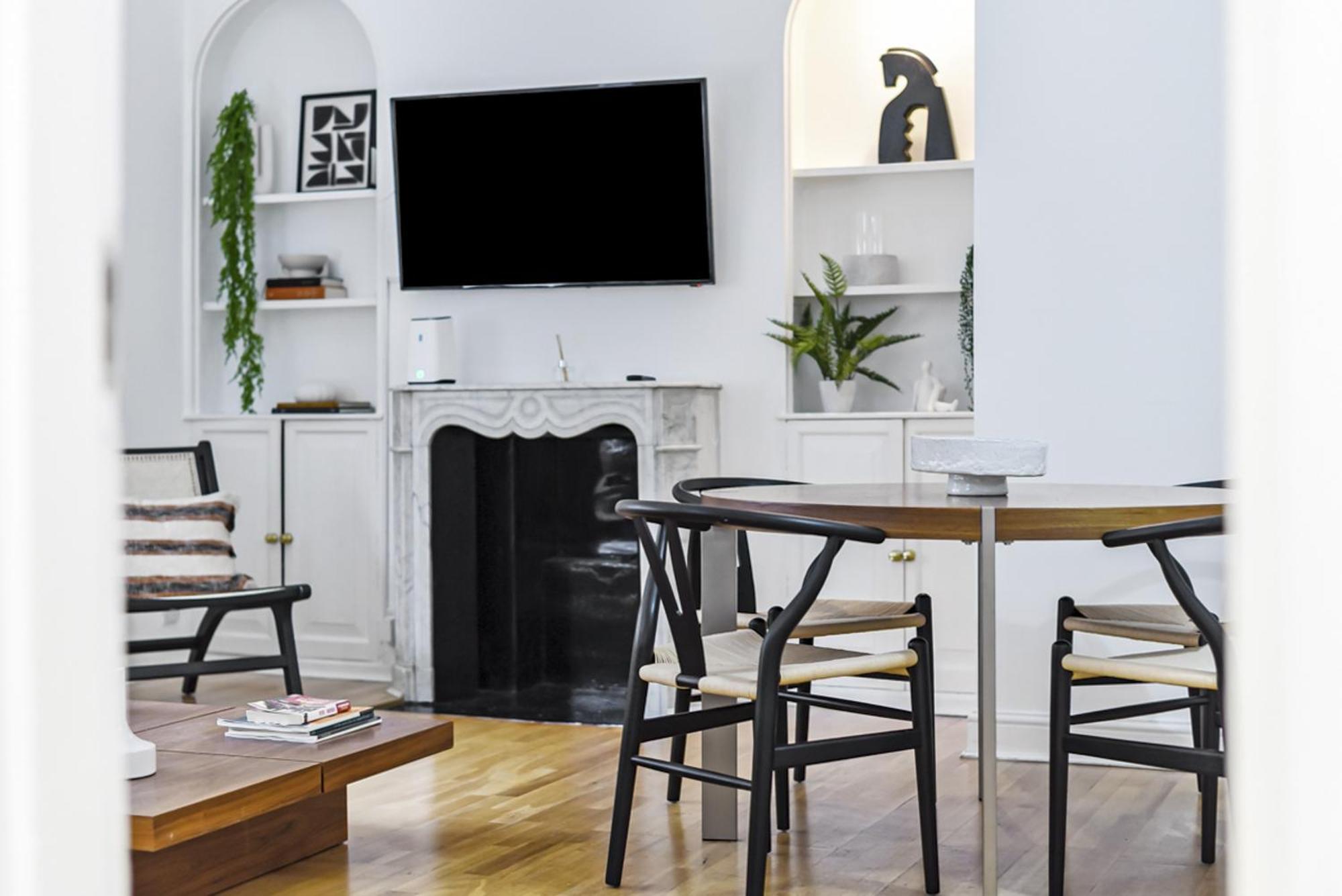 2 Bed Apartment- Mayfair 1 London