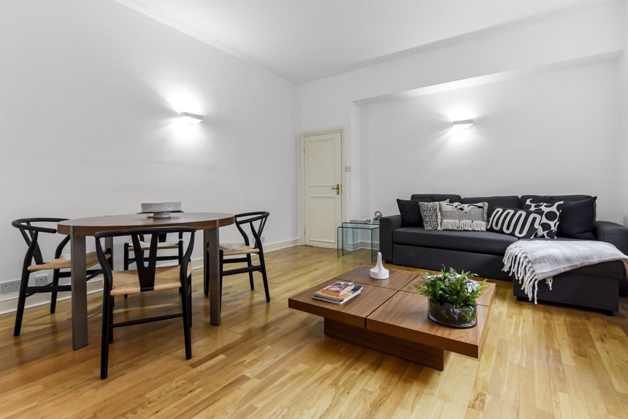 2 Bed Apartment- Mayfair 1 * London