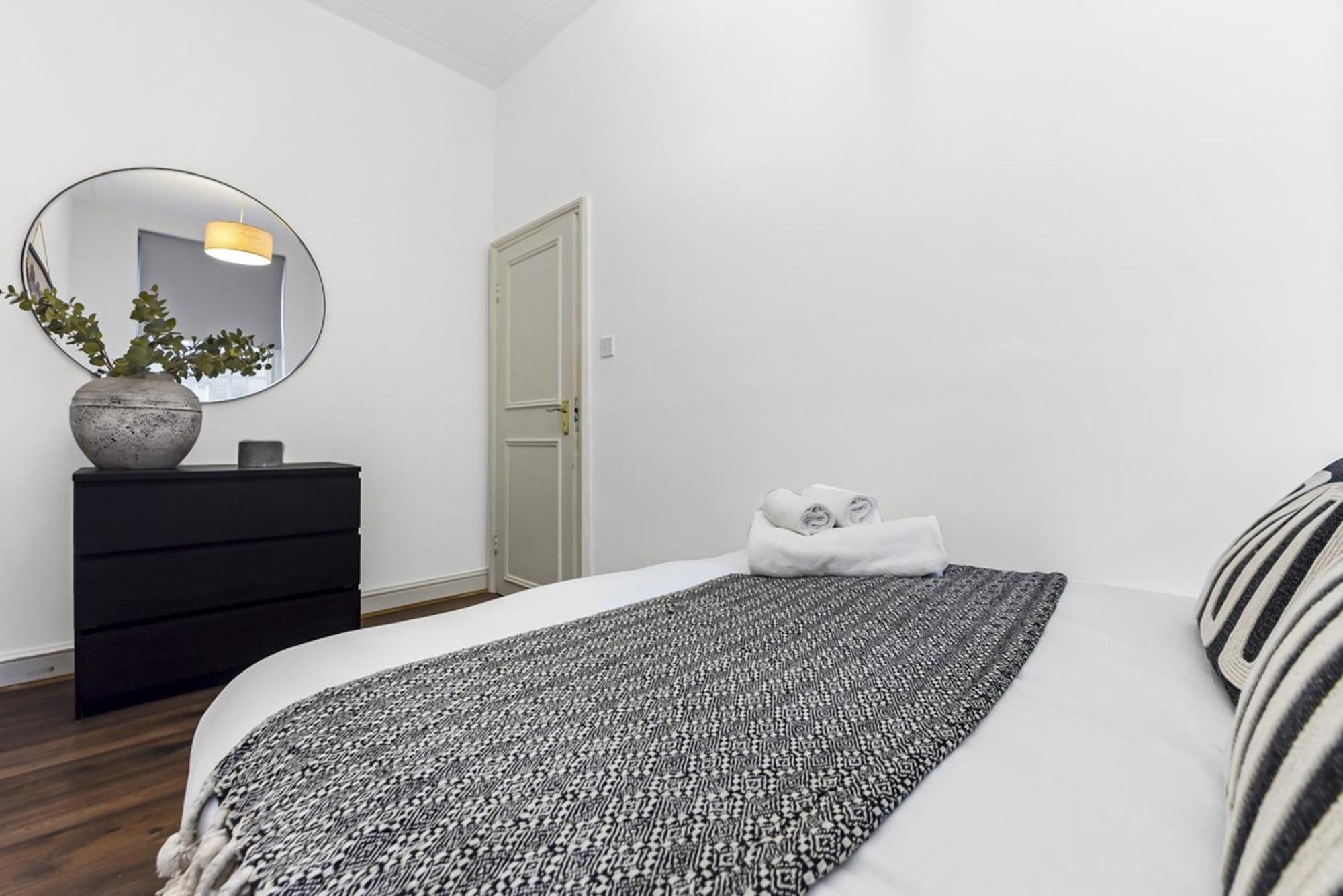 2 Bed Apartment- Mayfair 1 Apartment *