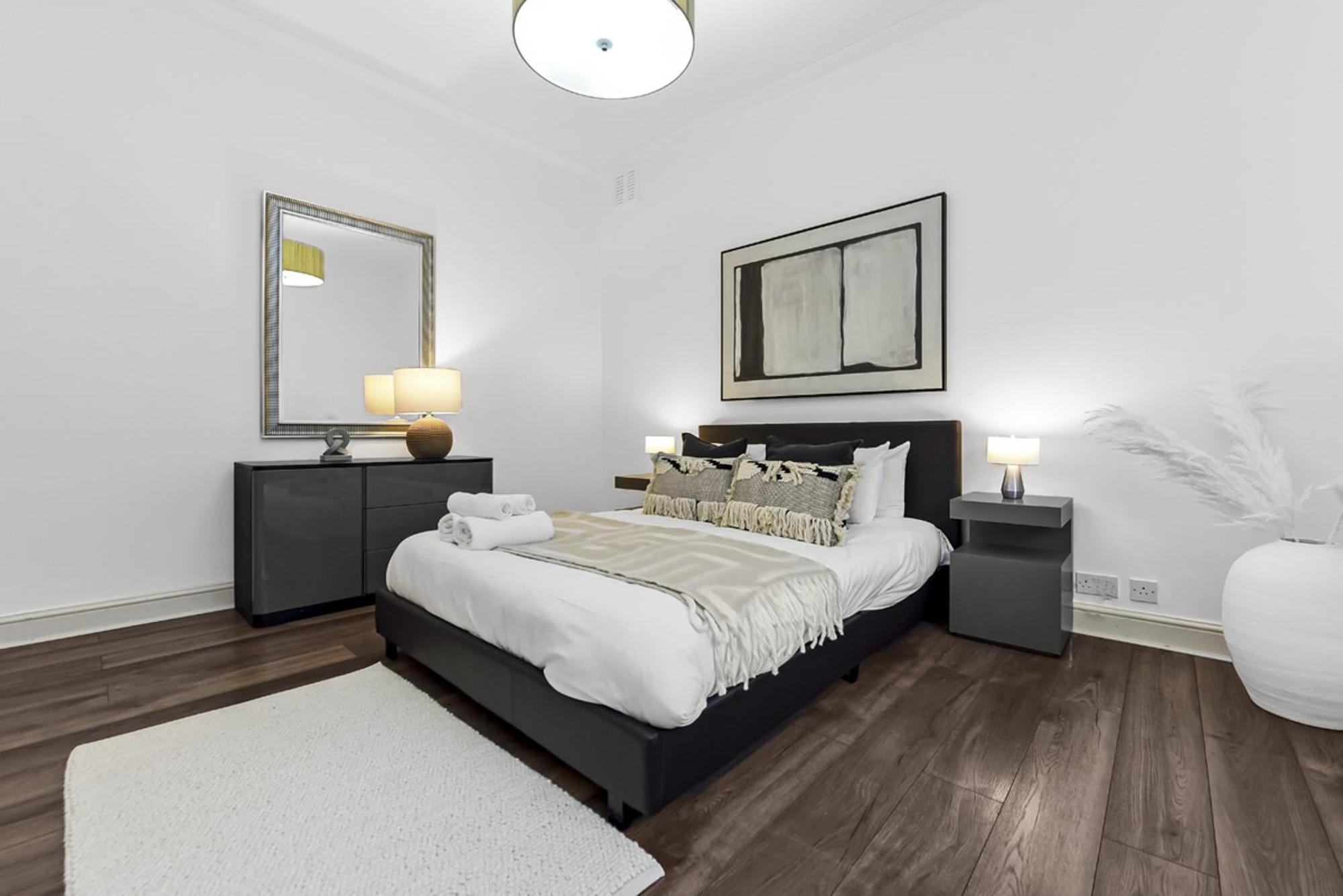 2 Bed Apartment- Mayfair 1 Apartment London