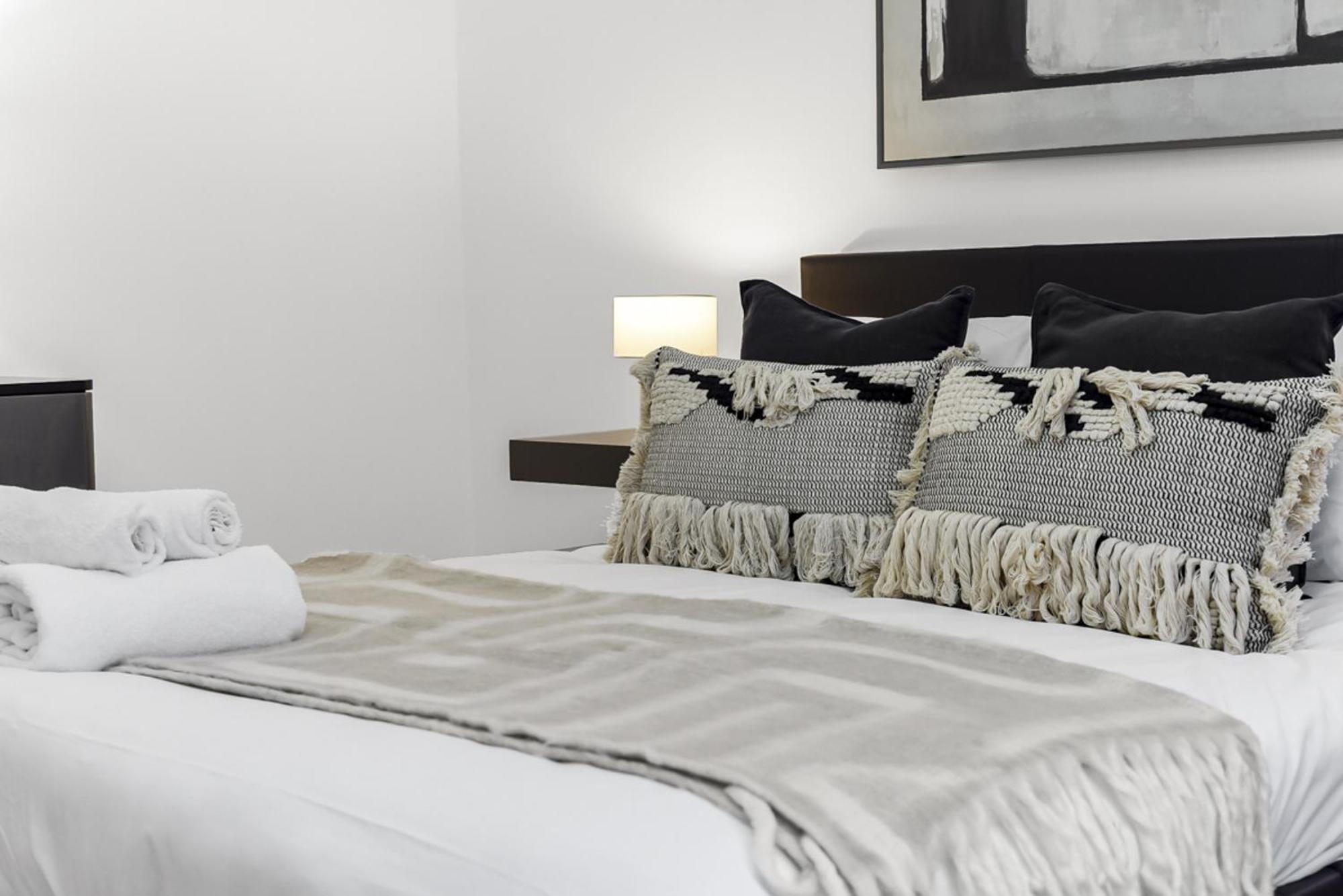 2 Bed Apartment- Mayfair 1 London