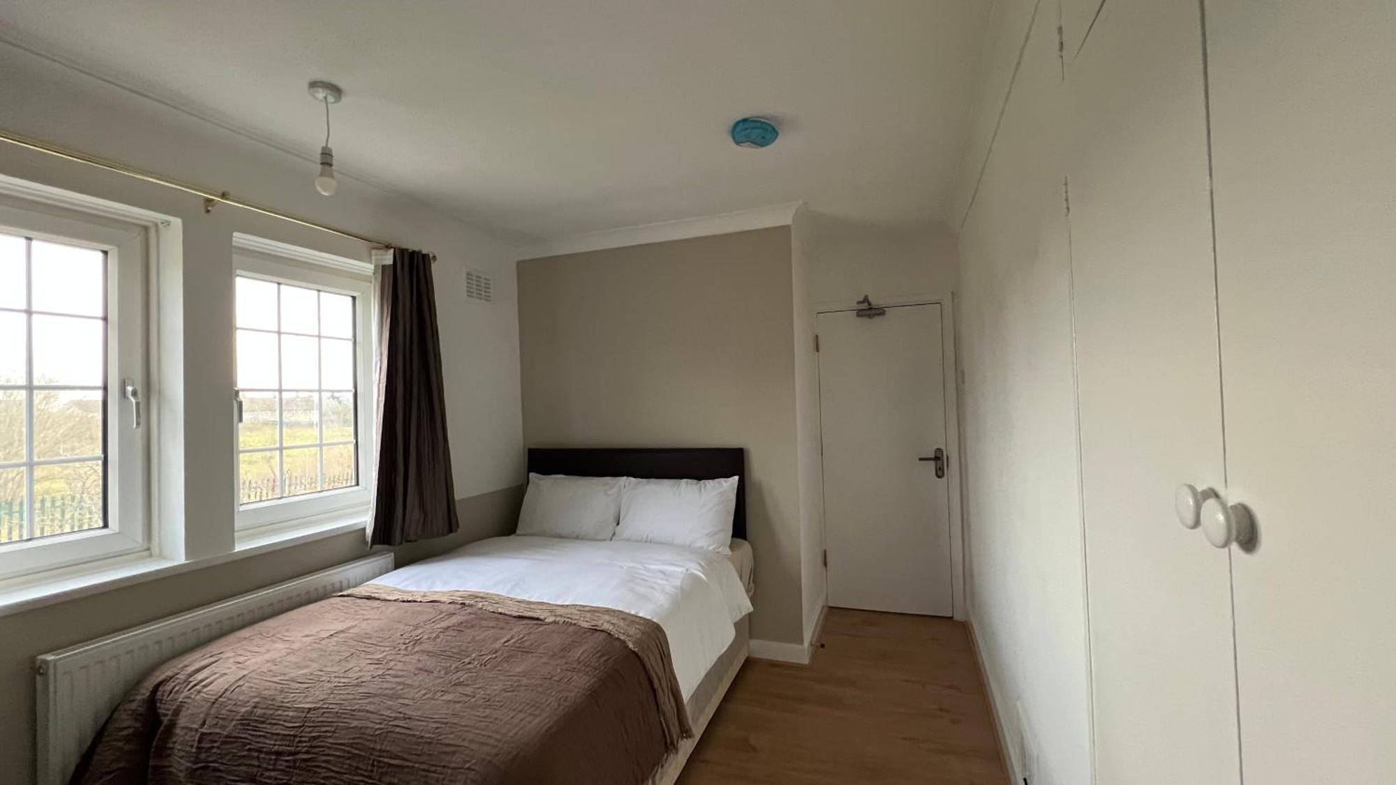 Homely 5-bed Near 02 Arena & Greenwich With Free Parking And A Large Garden *