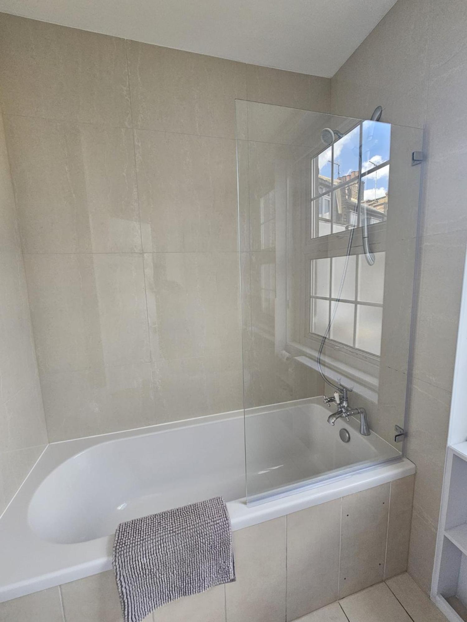 1 Urban Nest Homestay London