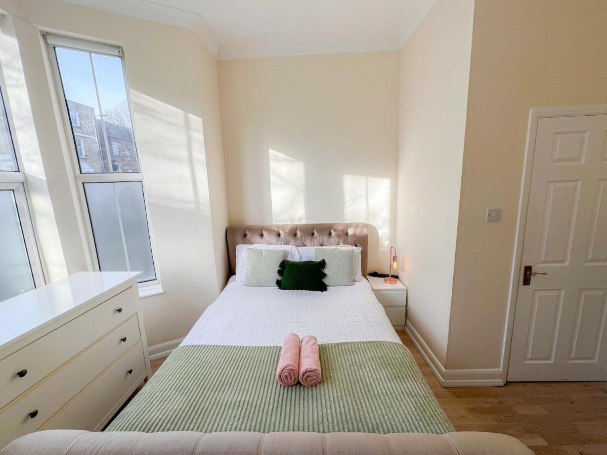 1-bedroom Flat With Small Garden & Paid Parking In Finsbury Park, Highbury London