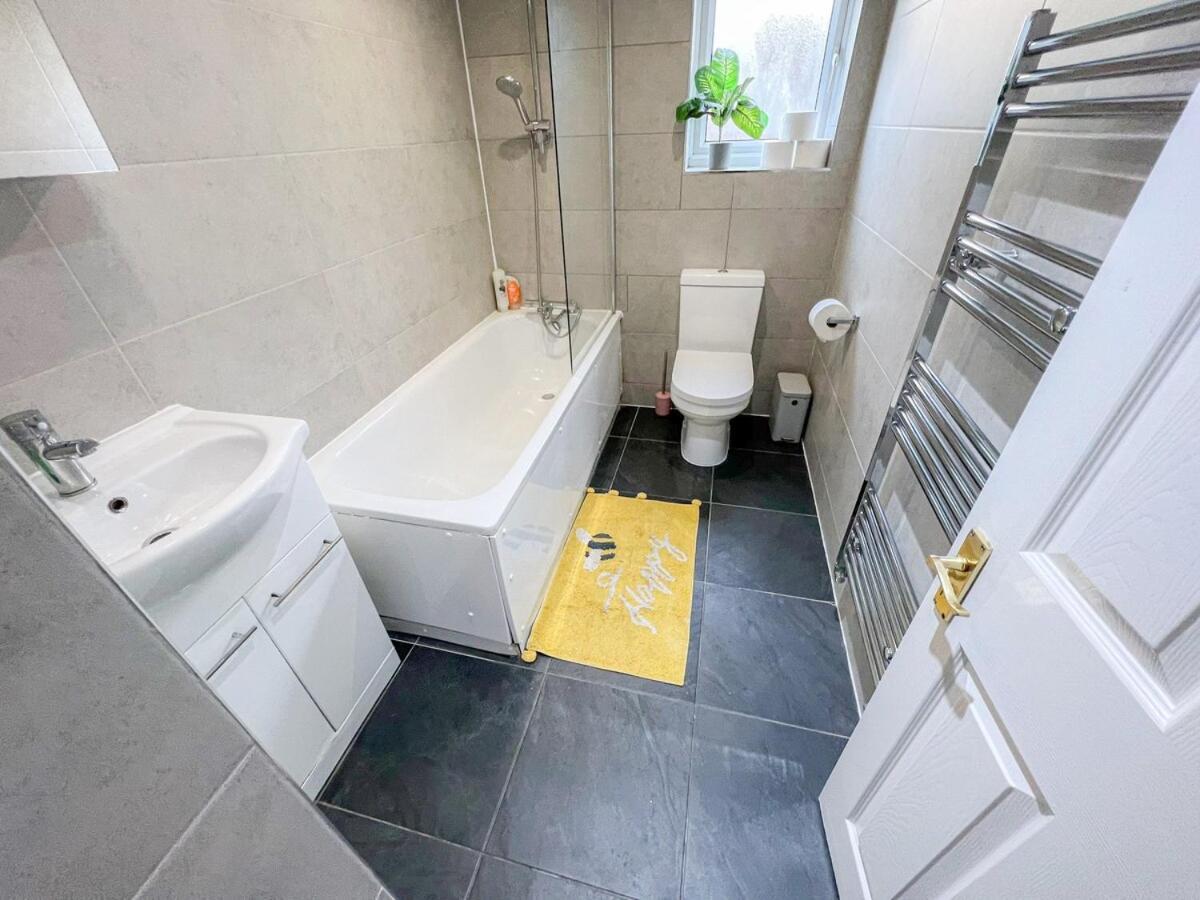 Apartment 1-bedroom Flat With Small Garden & Paid Parking In Finsbury Park, Highbury