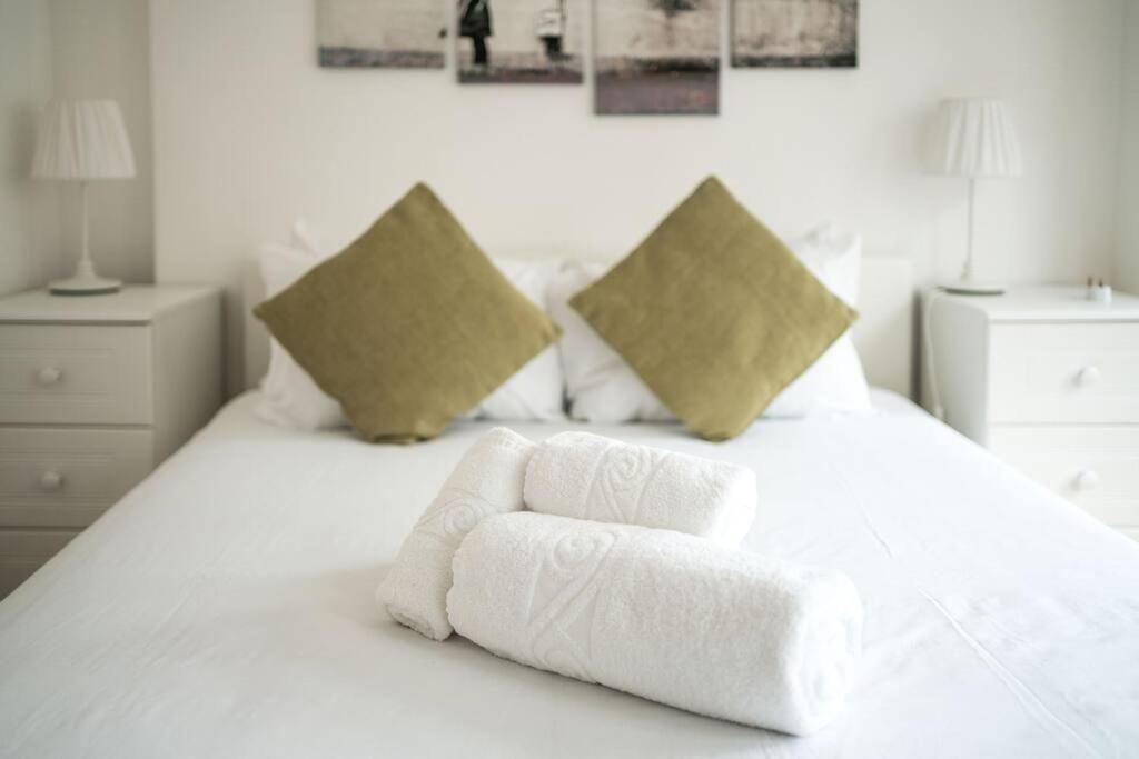 Elegant 1br Near * London