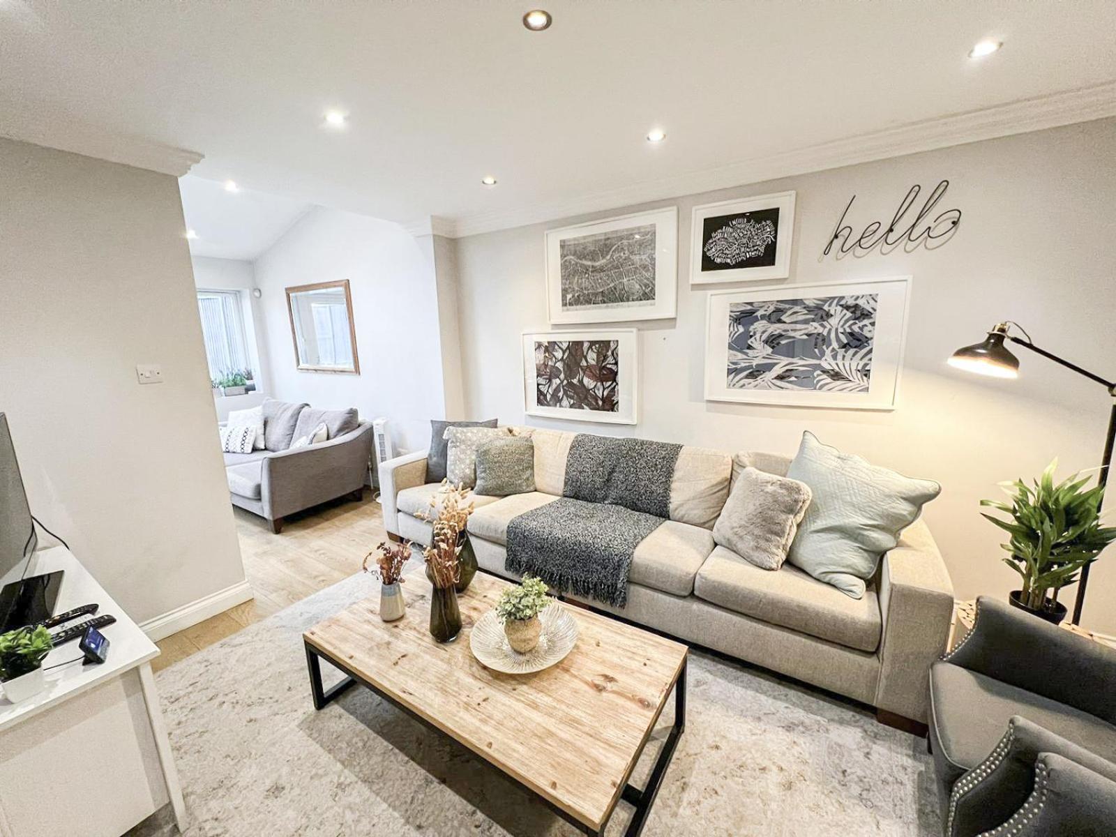 Lovely 4 Bedroom Flat With Ample Garden In Brondesbury, Kilburn London