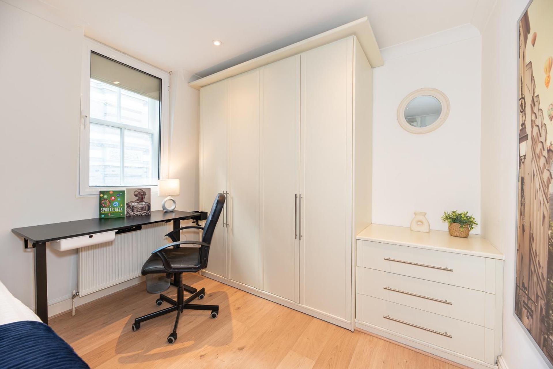 2-bedroom Flat In Embankment A Short Walk Away To Trafalgar Square Near Big Ben, Eye Apartment *