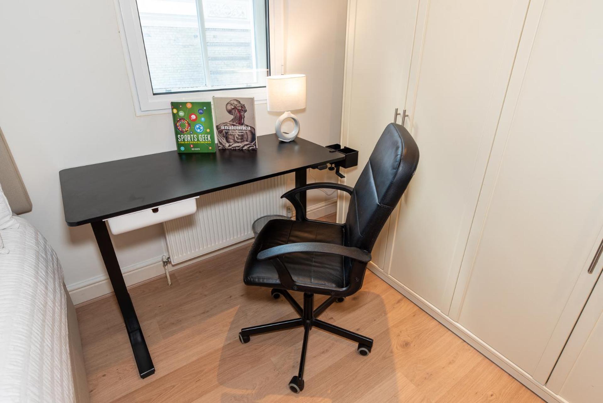 2-bedroom Flat In Embankment A Short Walk Away To Trafalgar Square Near Big Ben, Eye London