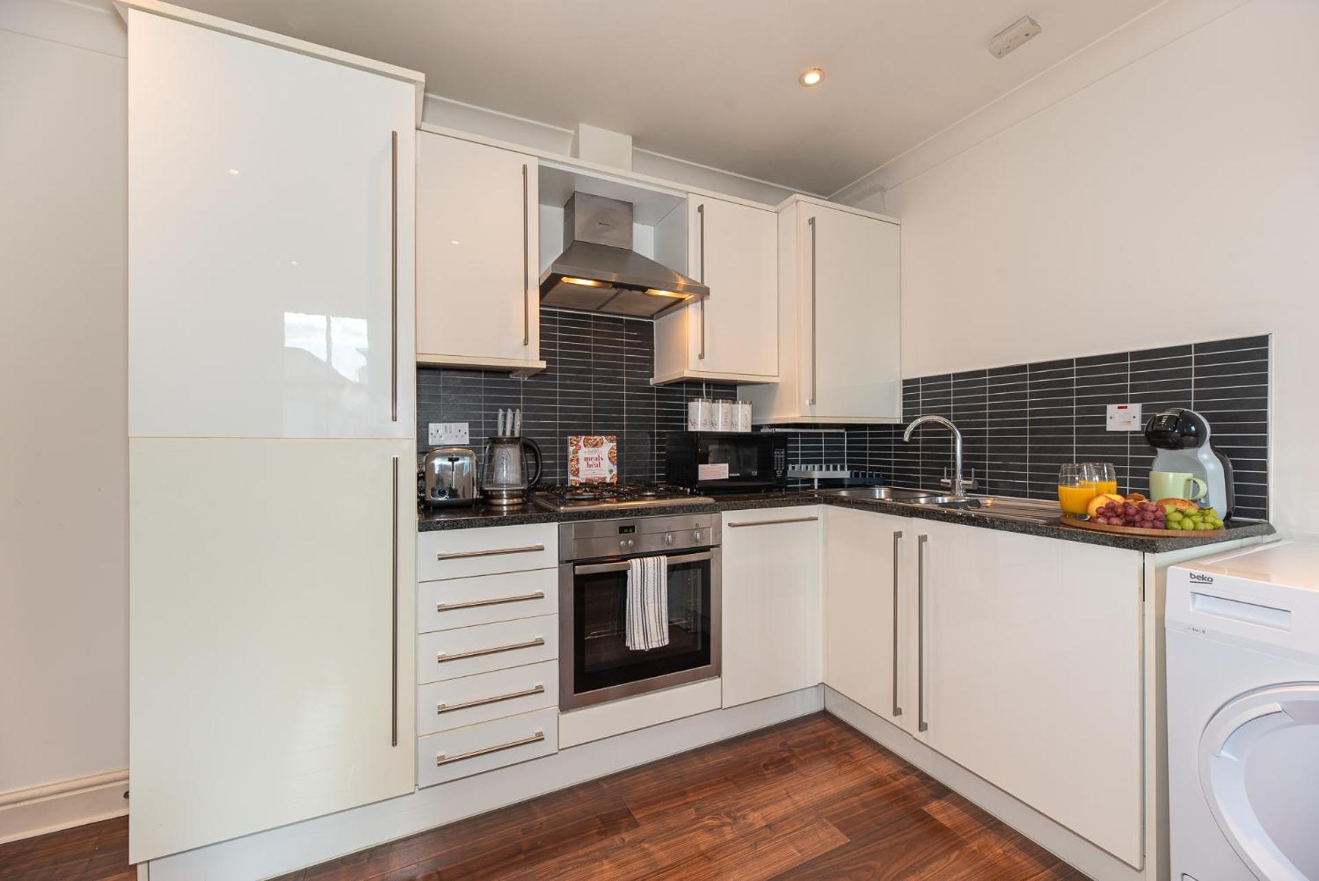 Apartment 2-bedroom Flat In Embankment A Short Walk Away To Trafalgar Square Near Big Ben, Eye London